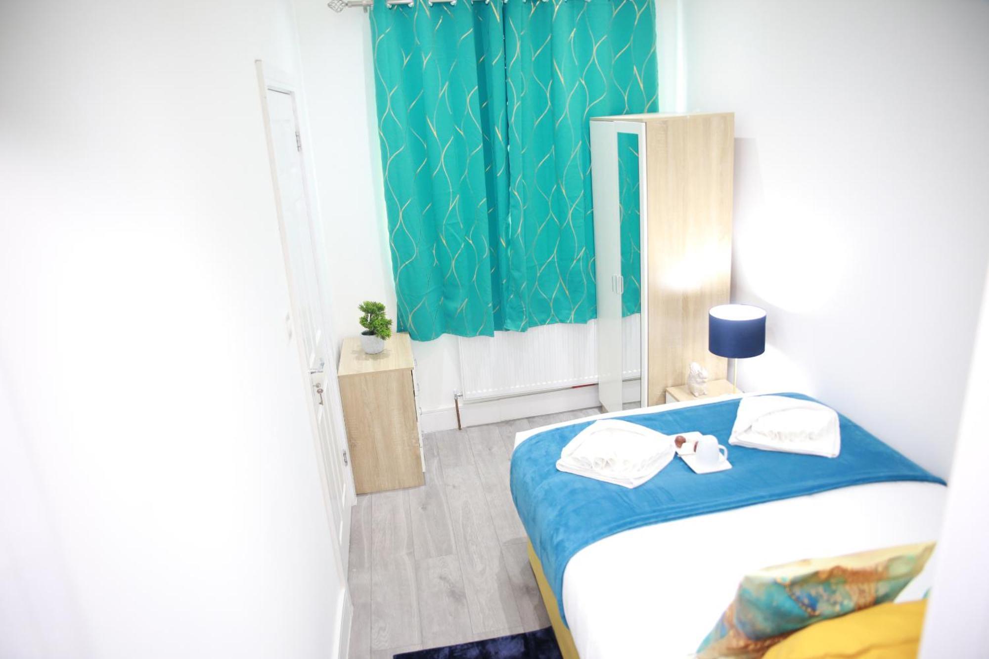 Deluxe 4 Bedroom House The Hyde Экстерьер фото