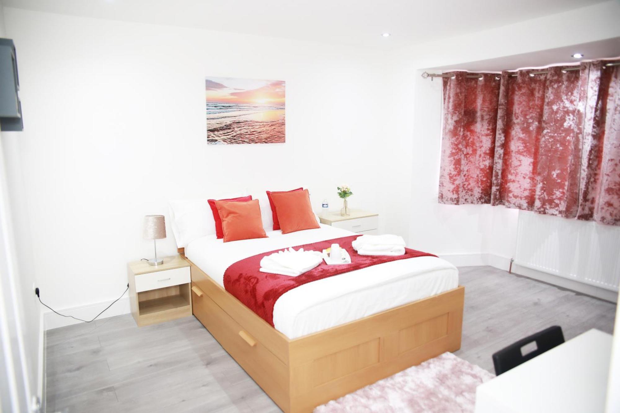 Deluxe 4 Bedroom House The Hyde Экстерьер фото