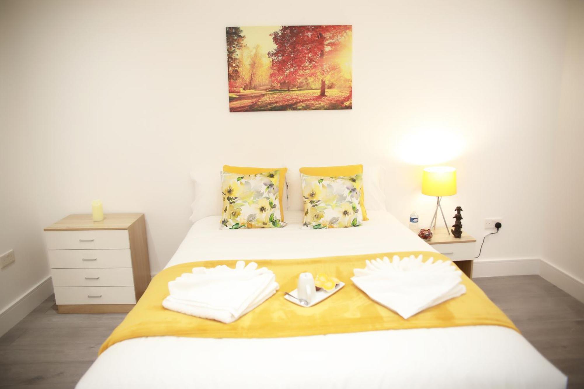Deluxe 4 Bedroom House The Hyde Экстерьер фото